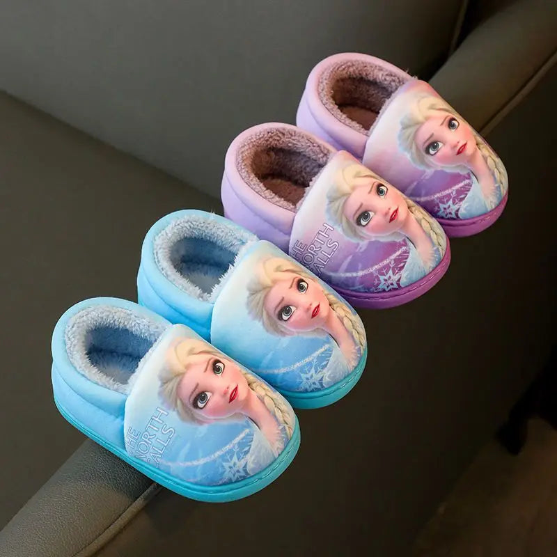 A imagem destacada os dois modelos do Sapato Infantil Feminino Princesa Elsa Frozen