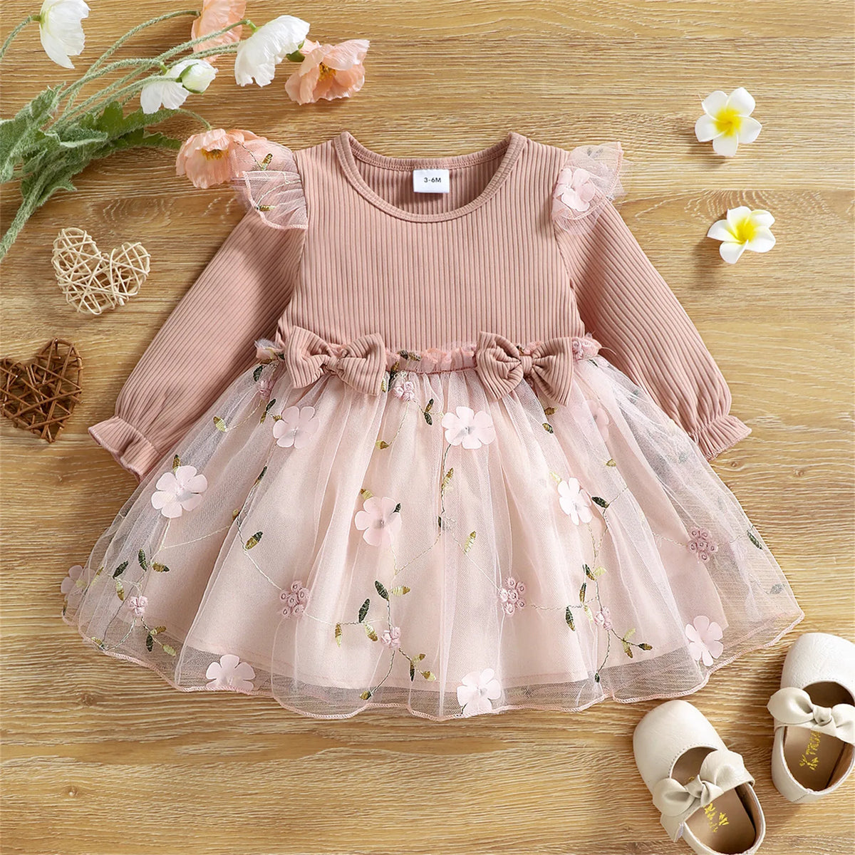A imagem mostra a foto principal do Vestido Infantil Feminino Floral