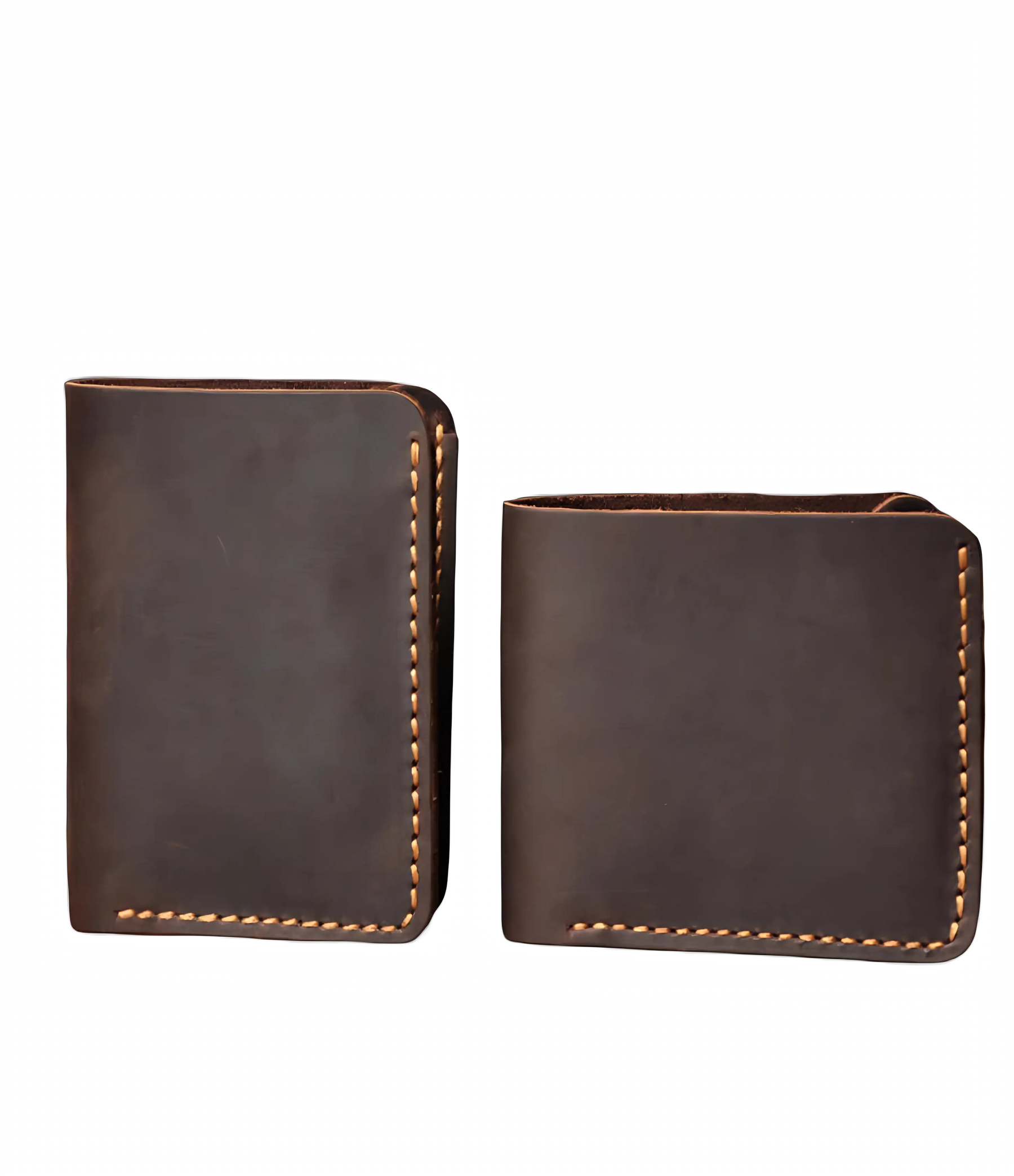 Carteiras de couro em estilo vertical e horizontal, cores marrons e costura clara.