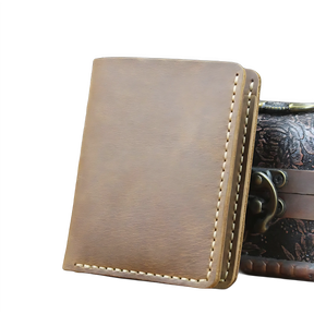 Portfólio de couro marrom claro estilo vertical, ideal para cartões e documentos.