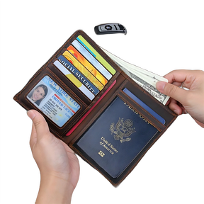 Carteira de couro com cartões, passaporte e dinheiro, ideal para viagens.