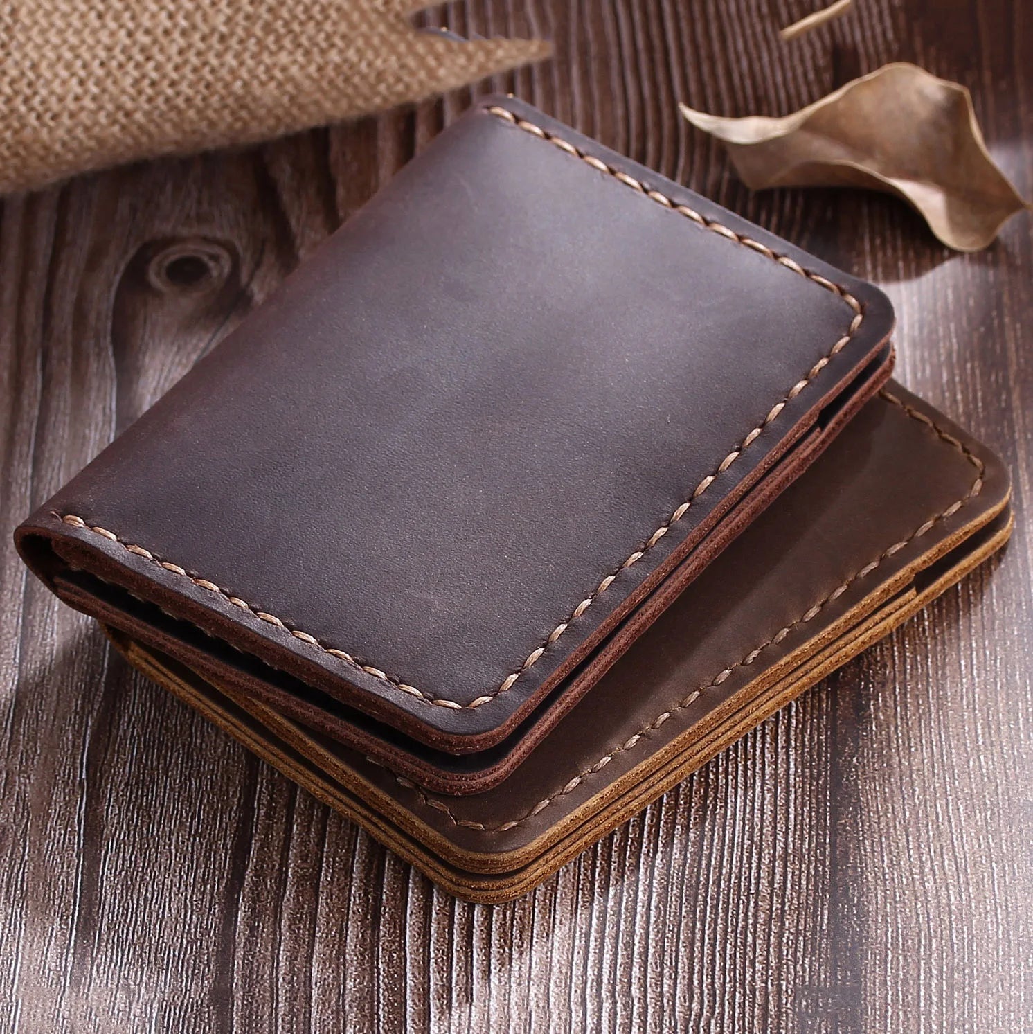 Porta Cartão Masculino em Couro Genuíno Artesanal com Design Casual e Acabamento Rústico