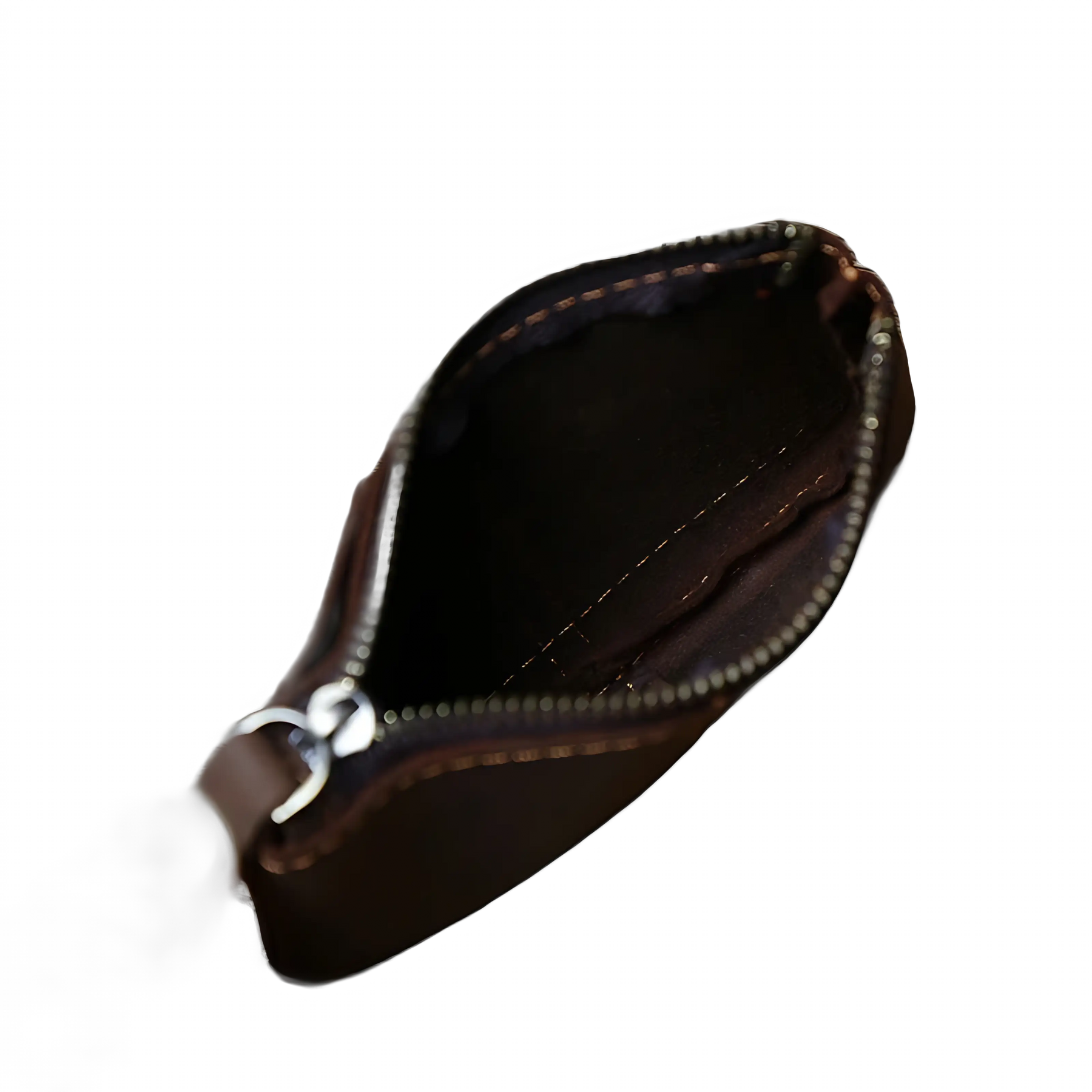 Porta-moedas em couro marrom, design compacto e zipper prático.