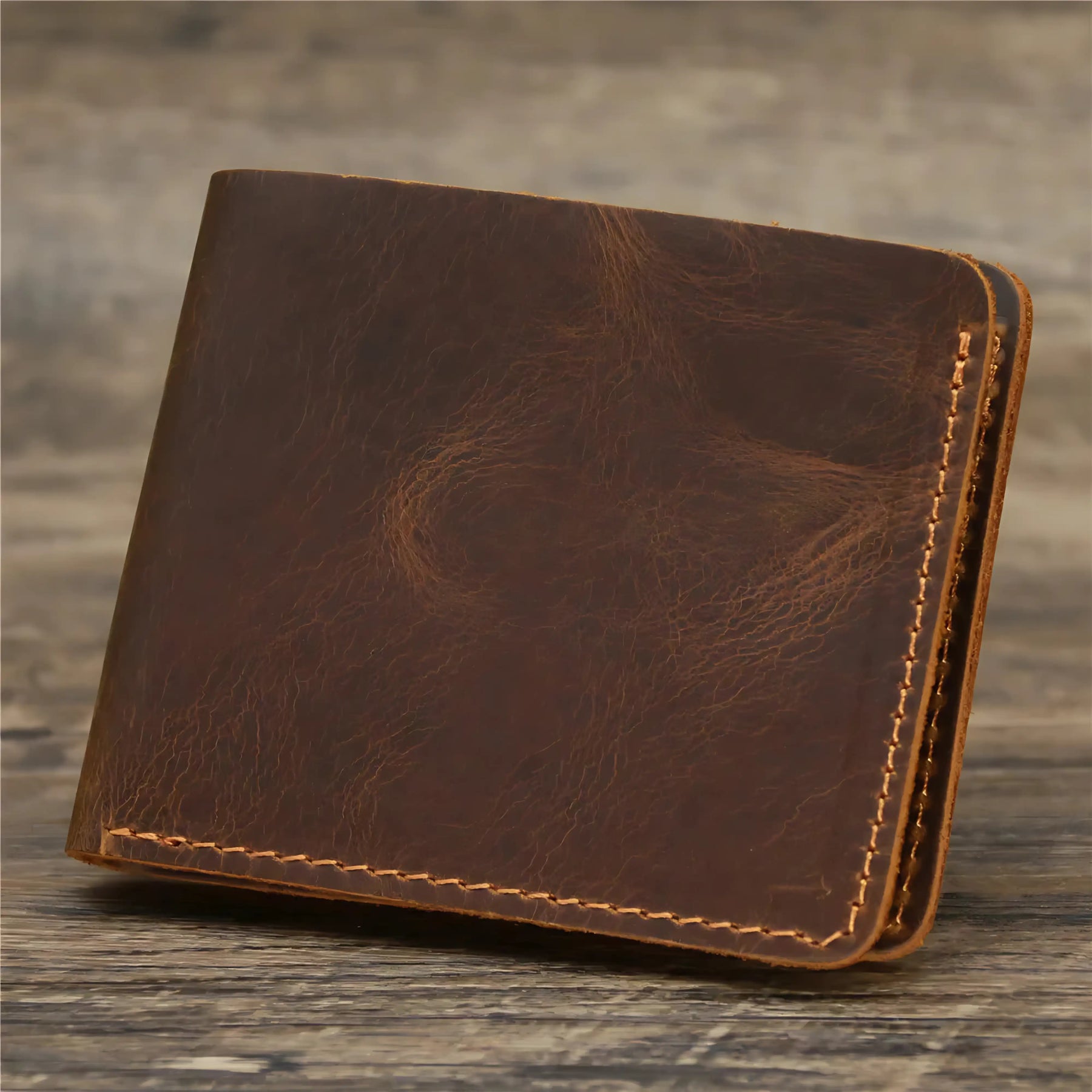 Carteira de couro marrom de alta qualidade, estilo elegante e durável.