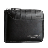 Carteira de couro preta com detalhes em crocodilo e zipper, estilo elegante e moderno.