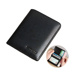 Carteira de couro preta com proteção RFID e 7 compartimentos para cartões.