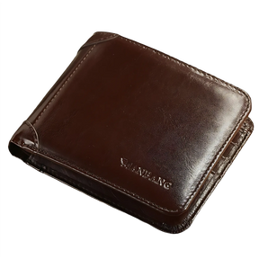 Carteira masculina marrom de couro com design elegante e logotipo discreto.
