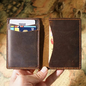 Carteira Masculina Bifold Slim em Couro Legítimo Minimalista para Cartões com Design Compacto e Elegante