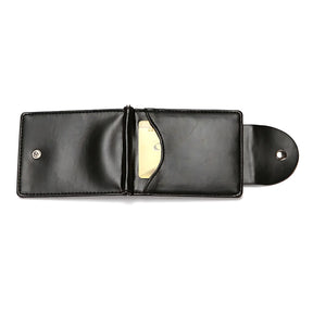 Porta-cartões de couro preto com destaque para slot de cartão interno.