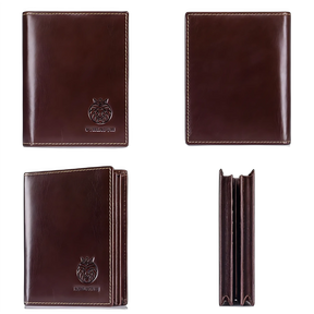 Carteira masculina de couro marrom, design elegante e amplo espaço interno.