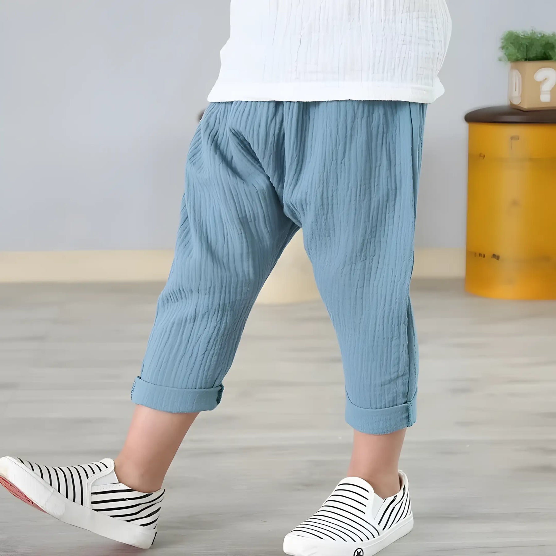 calça infantil masculina linho e algodão na cor azul.
