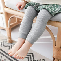 calça legging infantil feminina na cor cinza claro.
