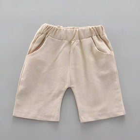 conjunto infantil masculino, detalhando o short do conjunto.