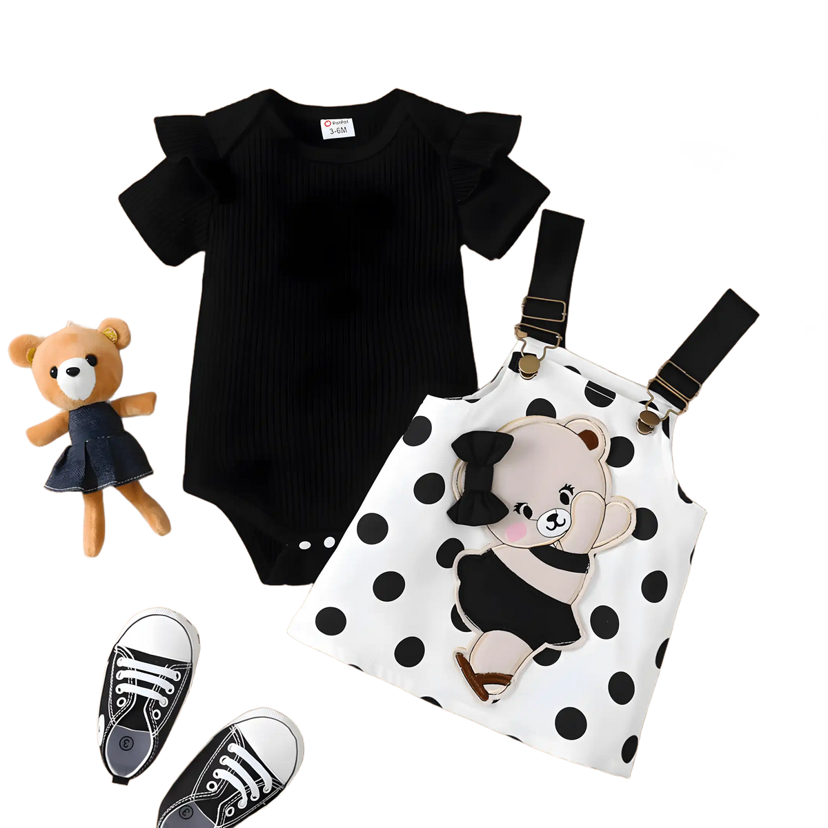 conjunto infantil para menina body e vestido bordado em um fundo transparente.