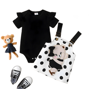 conjunto infantil para menina body e vestido bordado em um fundo transparente.