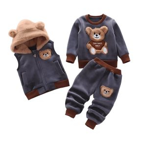 Conjunto moletom infantil unissex com blusa, calça e colete na cor cinza em um fundo branco.