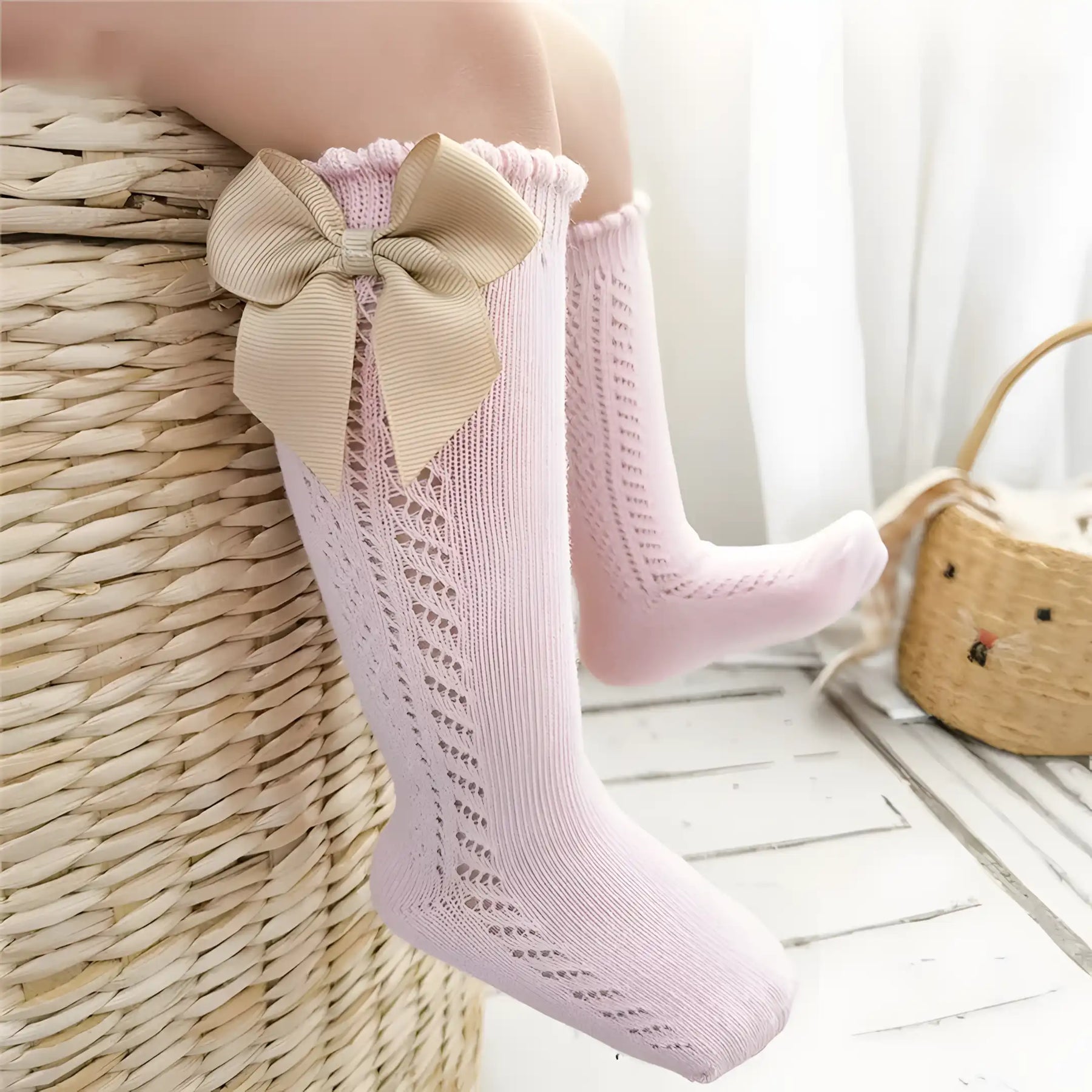 meia infantil feminina cano longo na cor rosa.