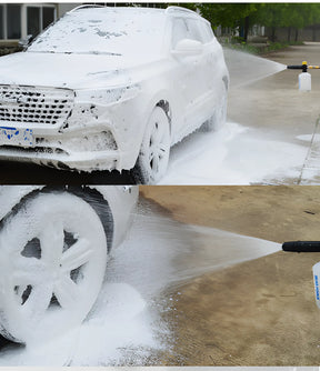 carro coberto de espuma demonstrando a eficácia do snow foam.